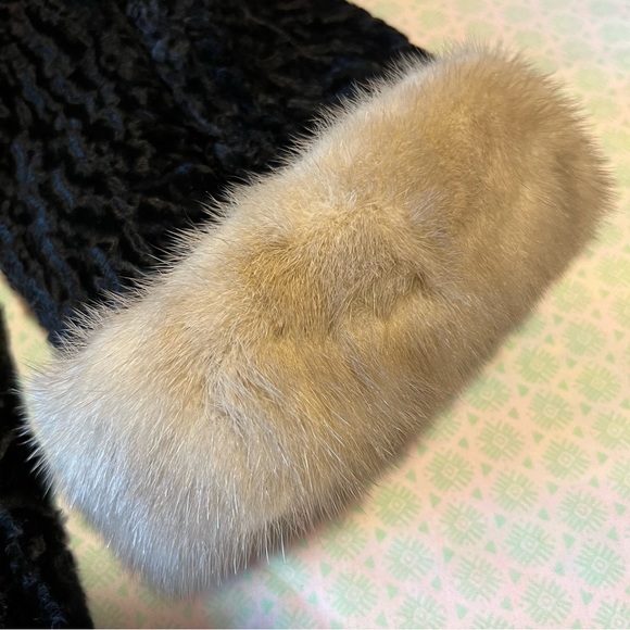 Vintage Black 50s Persian Lamb Coat with Fur Collar 3/4 Length Sleeves, Size M - Picture 7 of 16